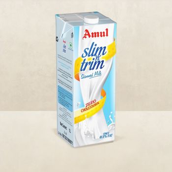 Amul Slim Trim Skimmed Milk (Tetra Pack)