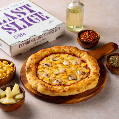 Grilled Onion & Corn Pizza