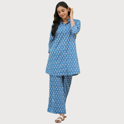 Blue And Off White Ethnic Motifs Printed Pure Cotton Night Suit | M