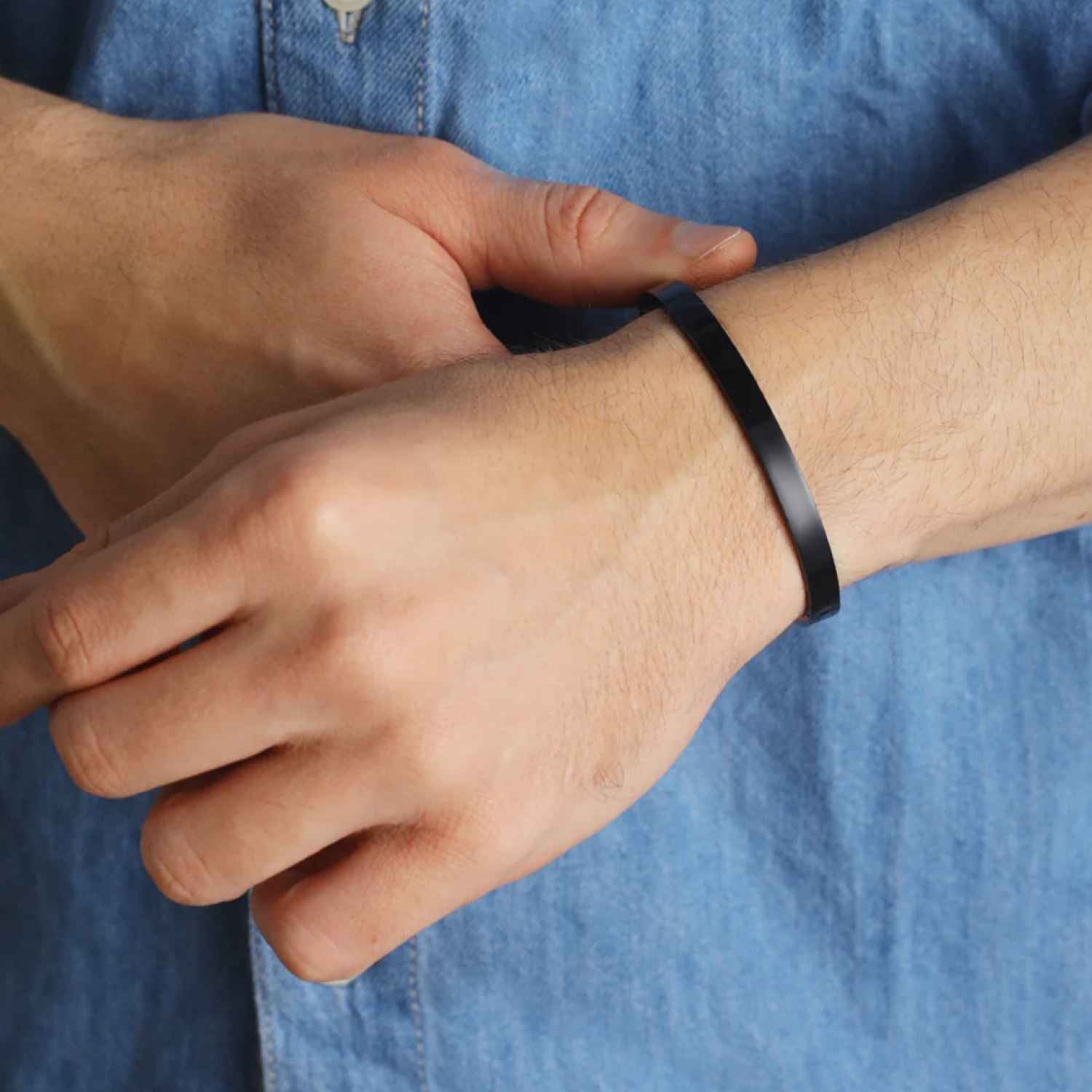 Priyaasi Trendy Black Solid Cuff Bracelet For Men (Bd-Br-20007