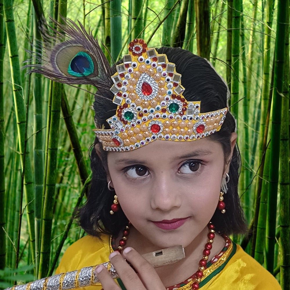 Gullak Kids Moti Mukut With Mor Pankh - 15 x 15 cm
