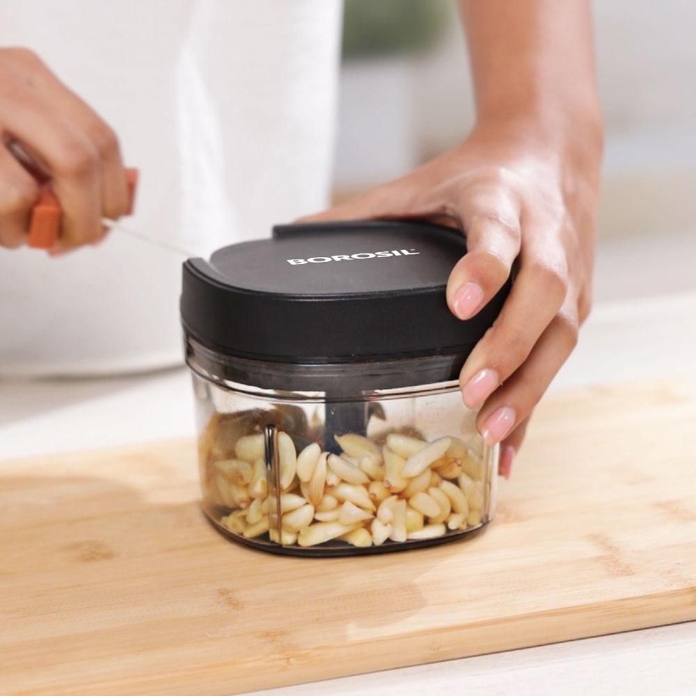 Borosil Eazypull Chopper With 3 Blades (600 ml)