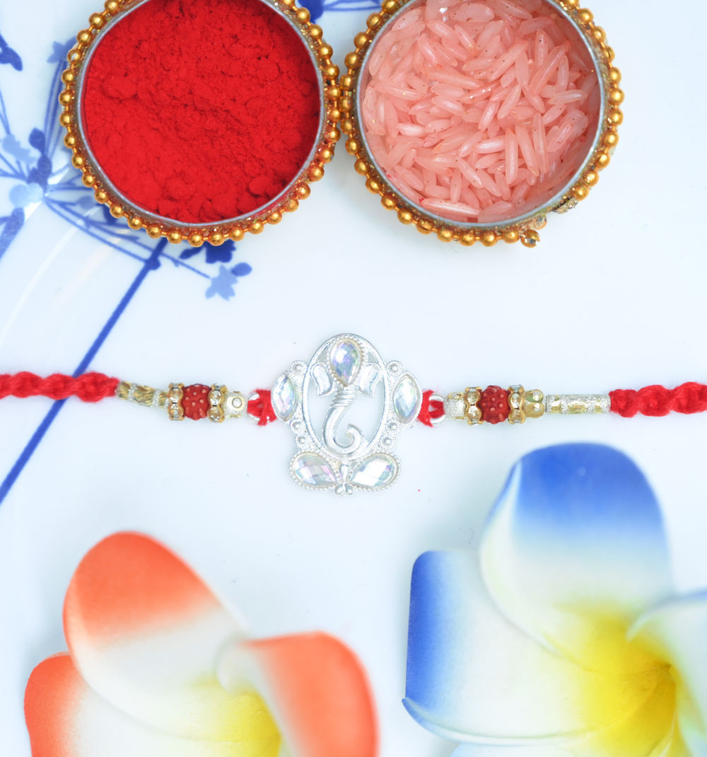 Aurum 3D Ganapati Rakhi - Divine Elegance