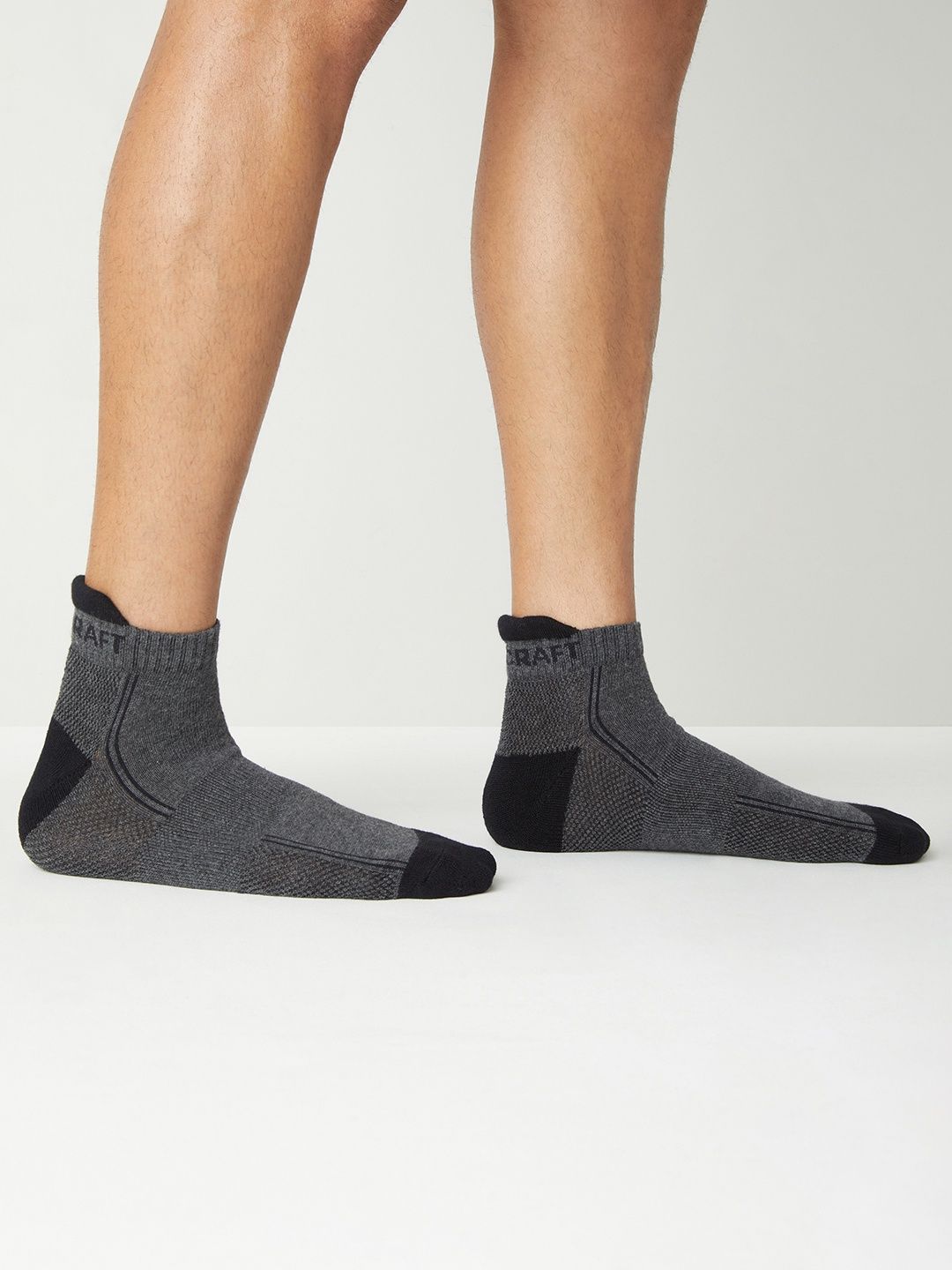 Wildcraft Patterned 78% Cotton, 20% Nylon, and 2% Elastane Low Ankle Socks | Assorted - Free Size