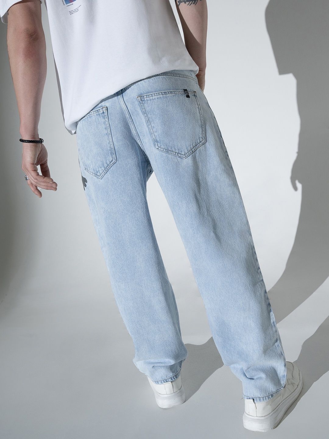 Hubberholme Men's Relaxed Fit Clean Look Stretchable Jeans | Light Blue - 32