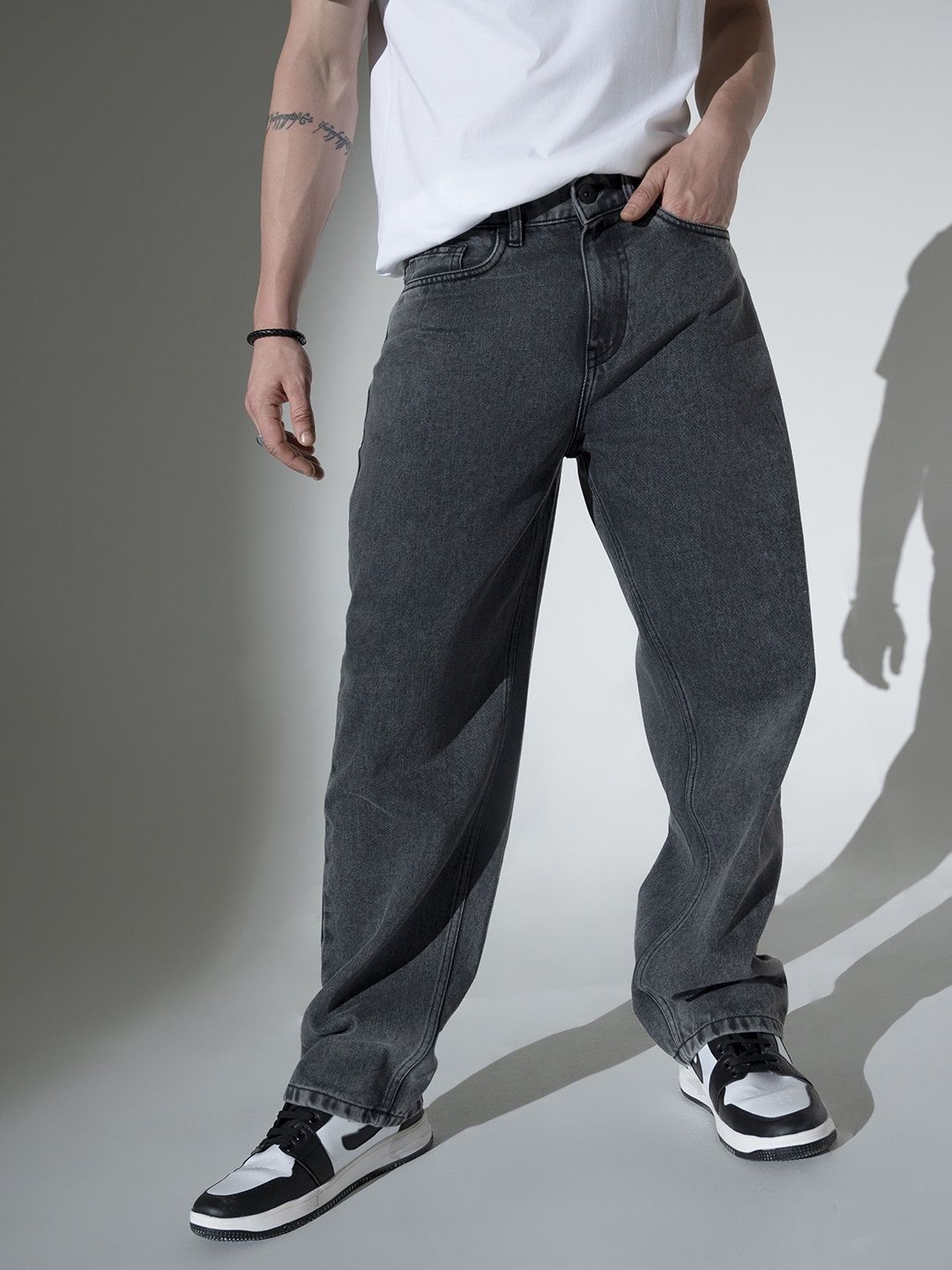 Hubberholme Men's Relaxed Fit Clean Look Light Fade Jeans | Charcoal - 30