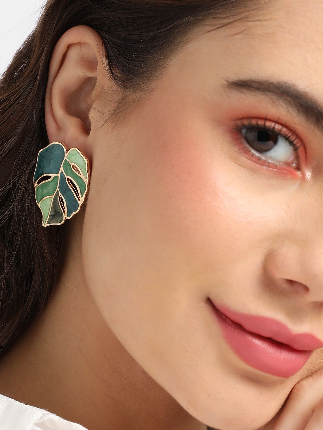 Sohi Leaf Stud Earrings For Women's