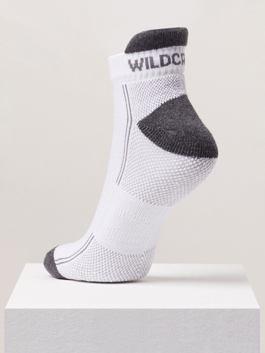 Wildcraft Patterned 78% Cotton, 20% Nylon, and 2% Elastane Low Ankle Socks | Assorted - Free Size