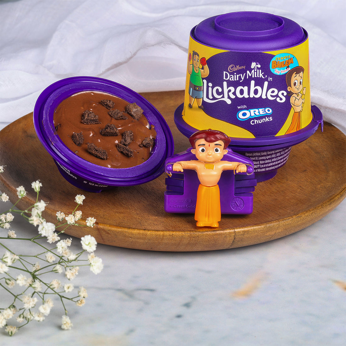 Cadbury Dairy Milk Lickables Chocolate with Oreo Chunks