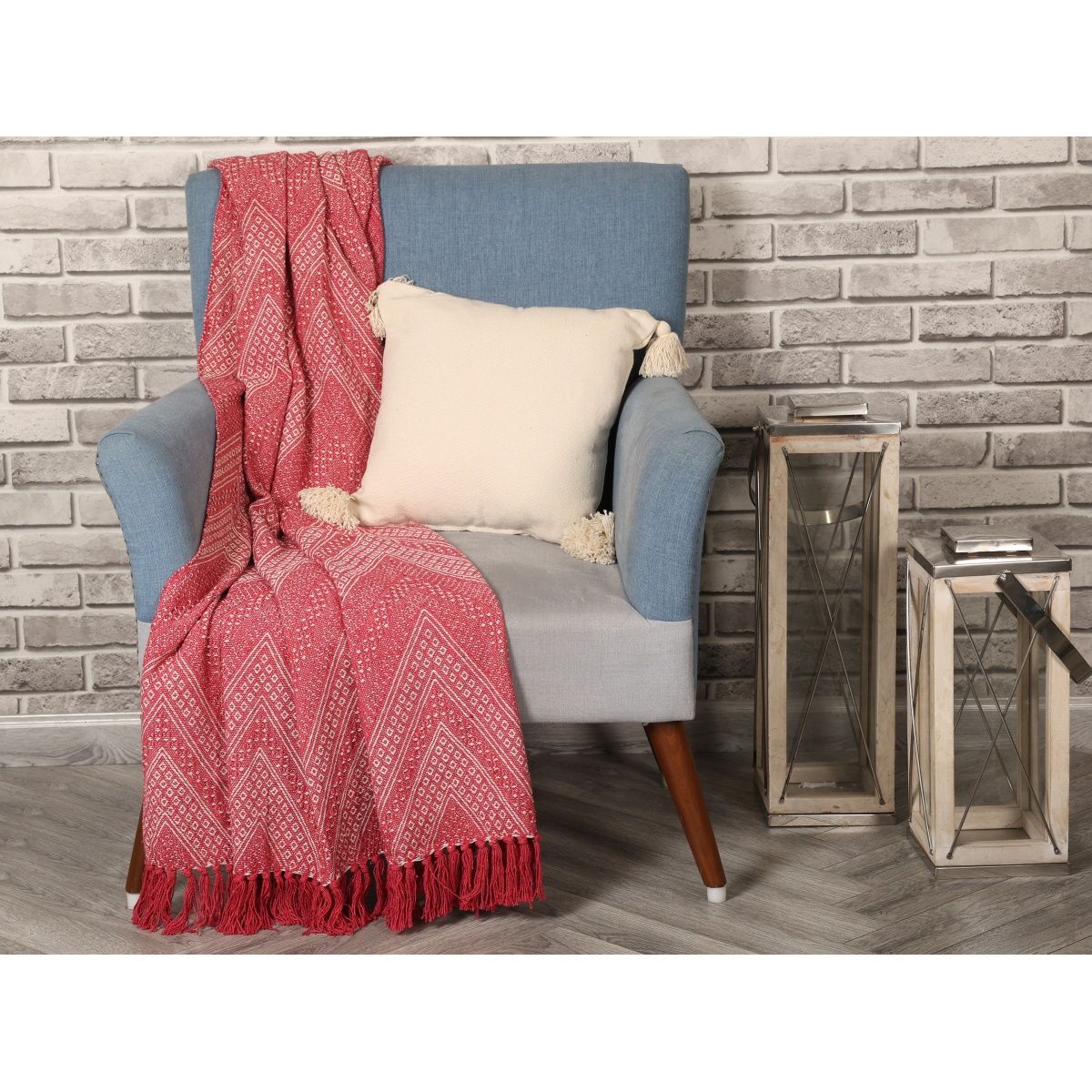 Sashaa World Jewels Of India Throw Red