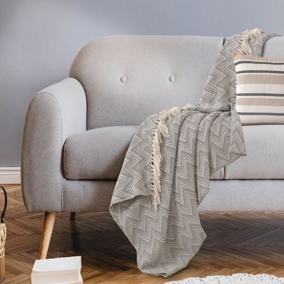 Sashaa World Zig-Zag Pattern Grey Ivory Woven Throw