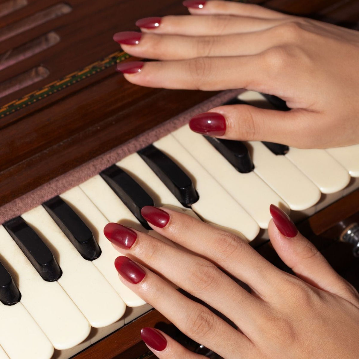 Pep Nails | Maroon | Hand Nails | Medium Round Red | Glossy Solid Press On Nails | 24 Tips