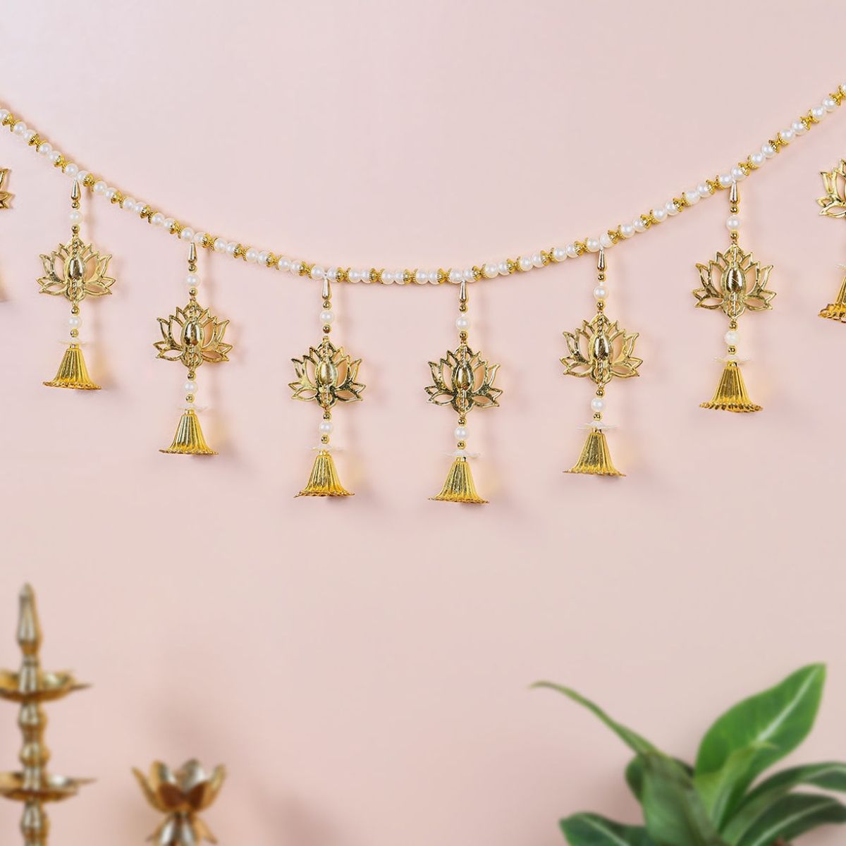 IGP Golden Lotus and Bell Toran