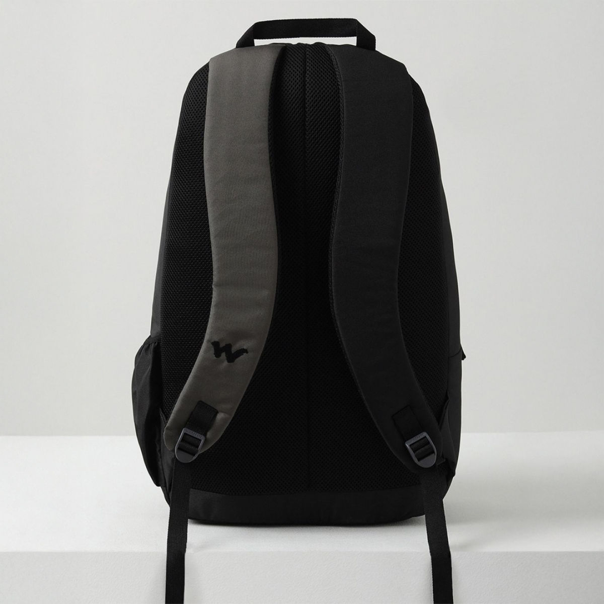 Wildcraft Unisex Solid Polyester 25 L Backpack | Black