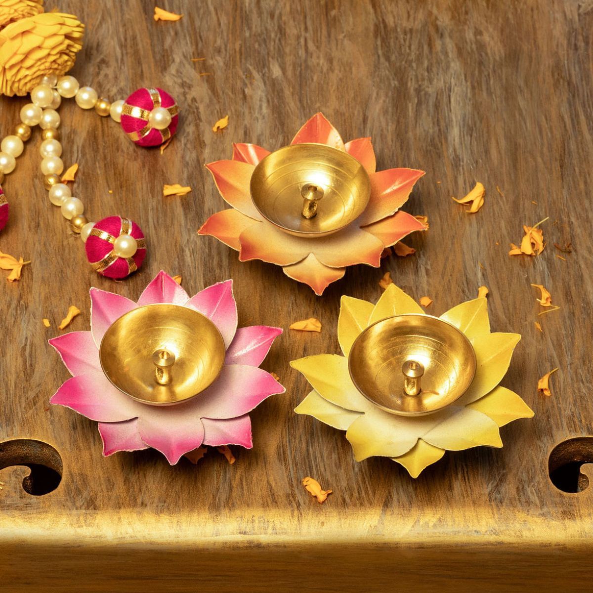 Aksharveda Metallic Flower Diyas