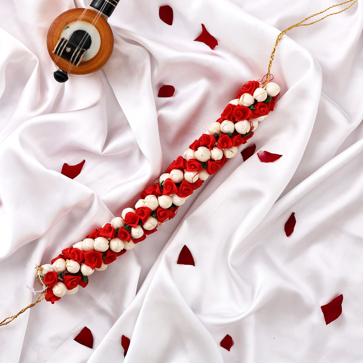 Oye Happy White and Red Flowers Gajra | Artificial