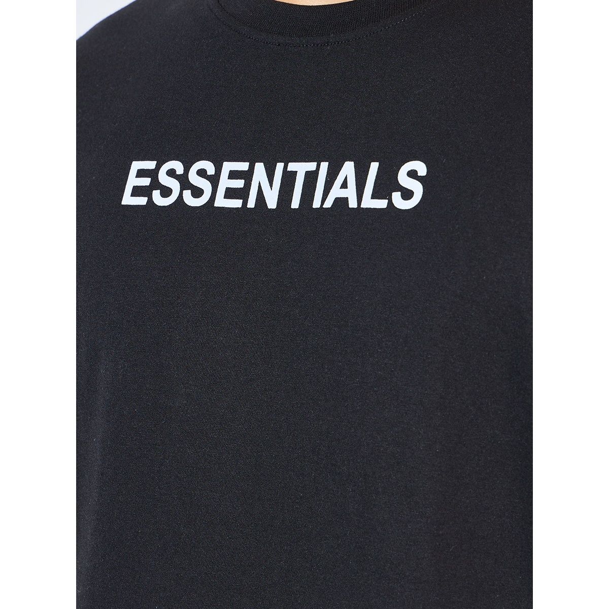 Styli Men's Oversized T-shirt with Essential Chest Print and Contrast Hem | Black - M