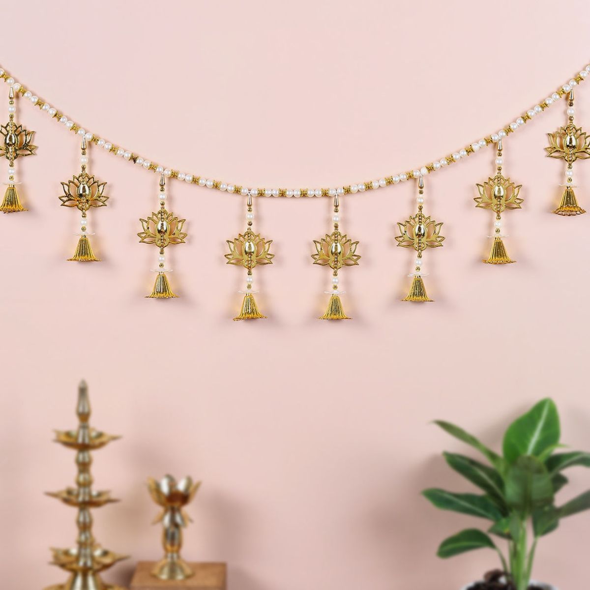 IGP Golden Lotus and Bell Toran