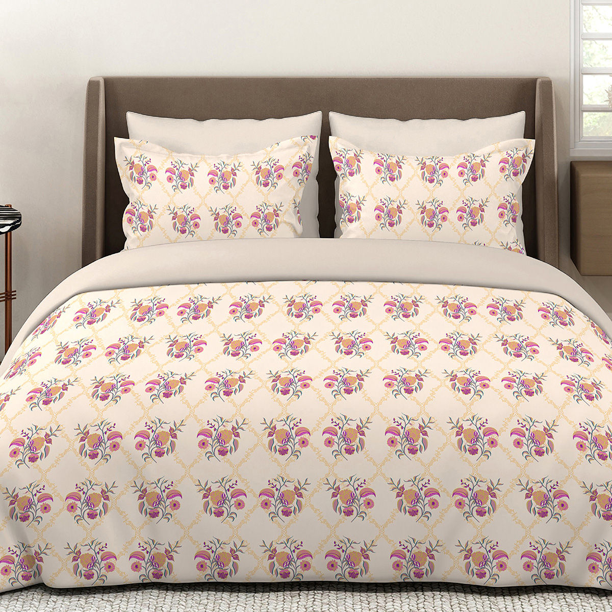 Layers Lumina Floret 100% Cotton 144 TC Pink King Bedsheet with 2 Pillow Covers