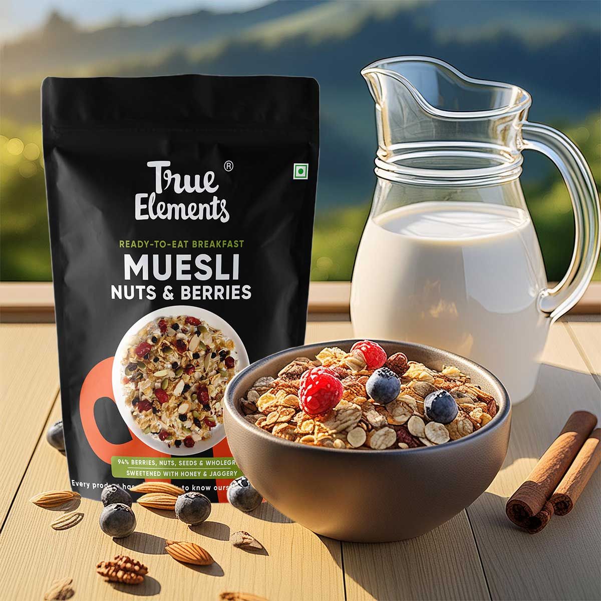 True Elements Crunchy Nut & Berry Muesli With Almonds & Cranberries - Crunchy Muesli Nuts Delight