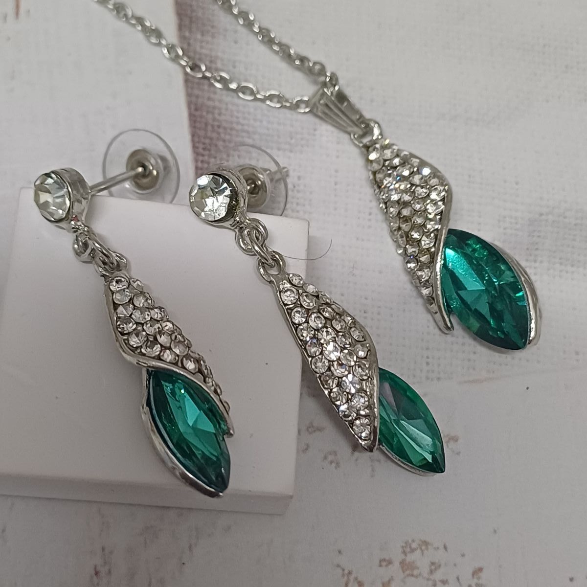Pendant Chain + Earring - Assorted