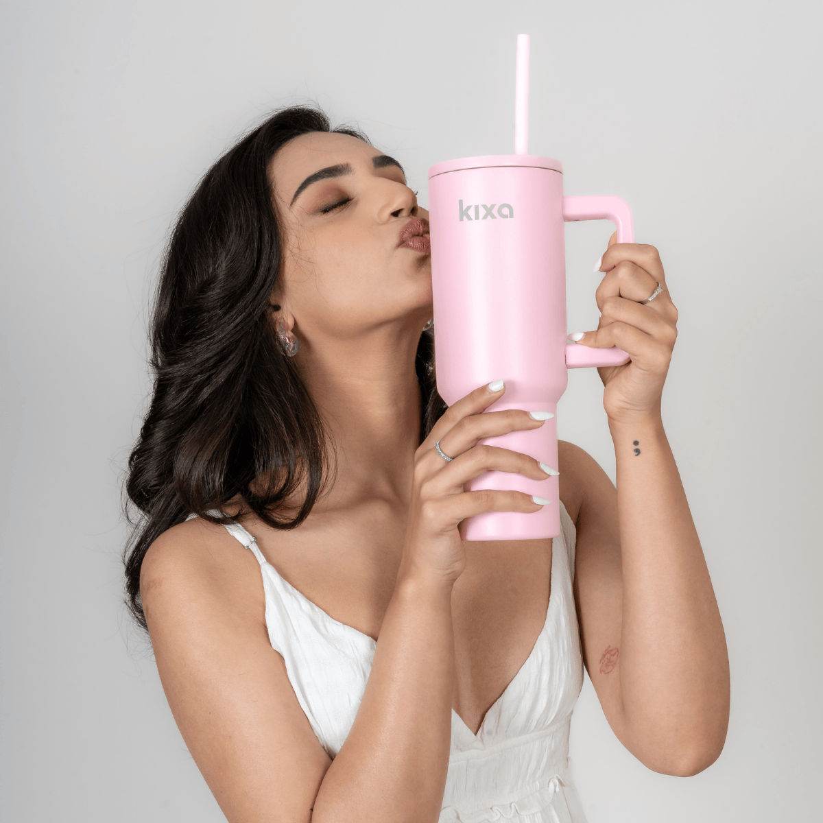 Kixa 1.2 L Insulated and Leakproof Oasis Tumbler With Lid And Straw | Blush