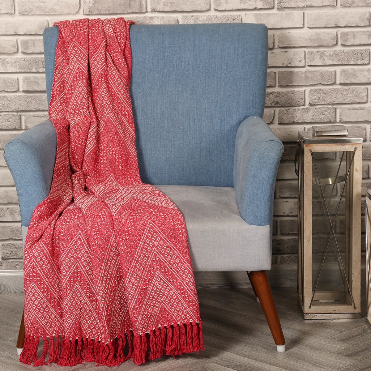 Sashaa World Jewels Of India Throw Red
