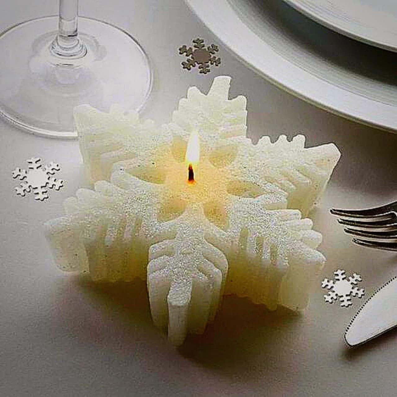 Hola Candles Snowflake Candle Assorted Colours - Jasmin| Rakhi Gift for Brother & Sister