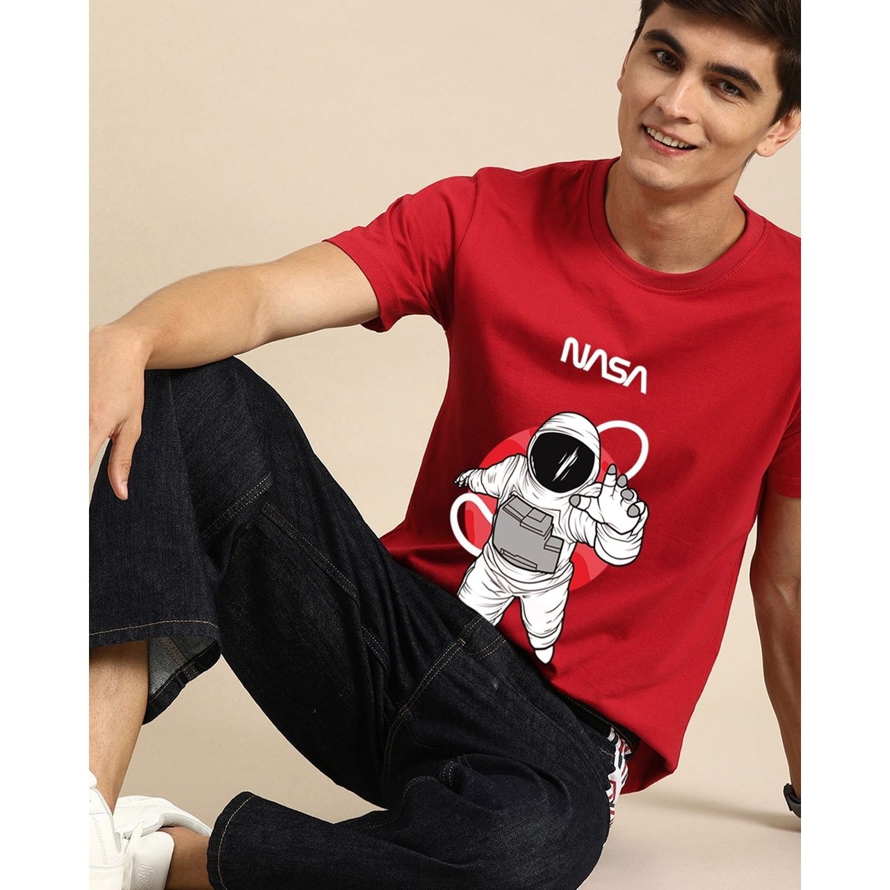 Bewakoof Official Nasa Merchandise Men's Nasa Astronaut Graphic Printed T-shirt | Red - S