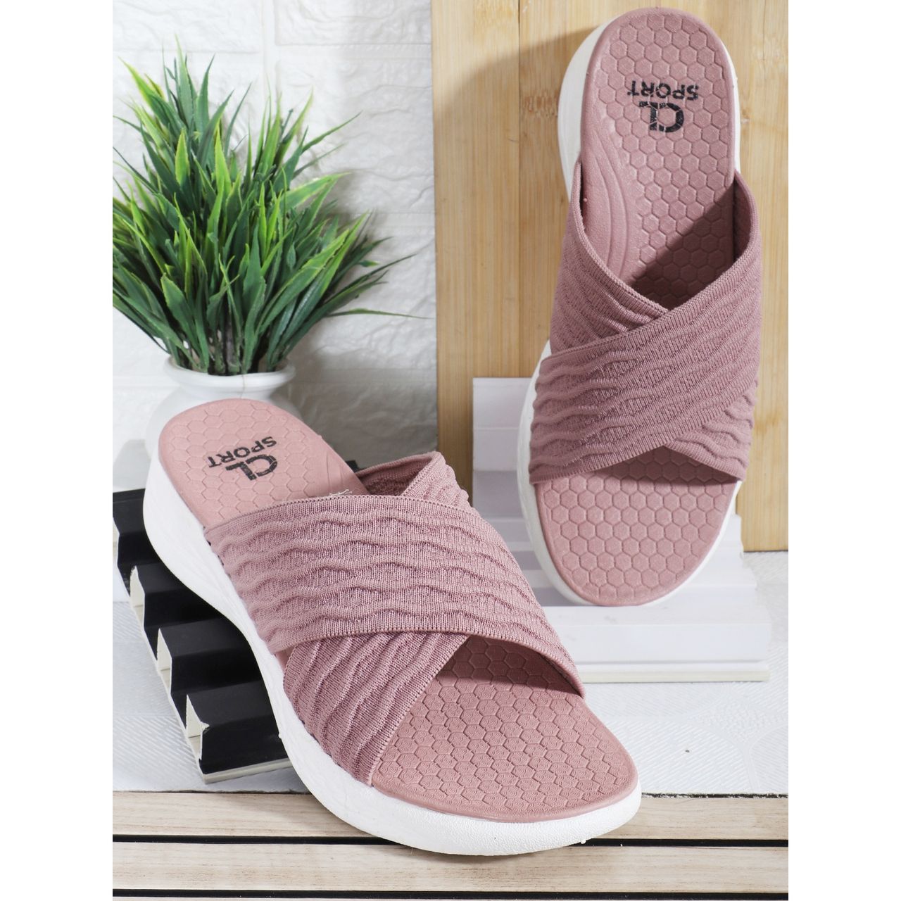 Carlton London Rust Pink Comfortable Women's Flip Flops - UK4