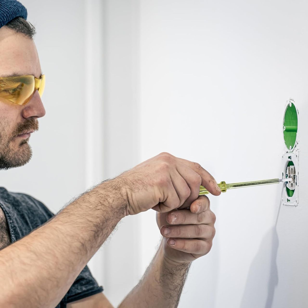 Lumivolt Eletricity tester and screw driver neon