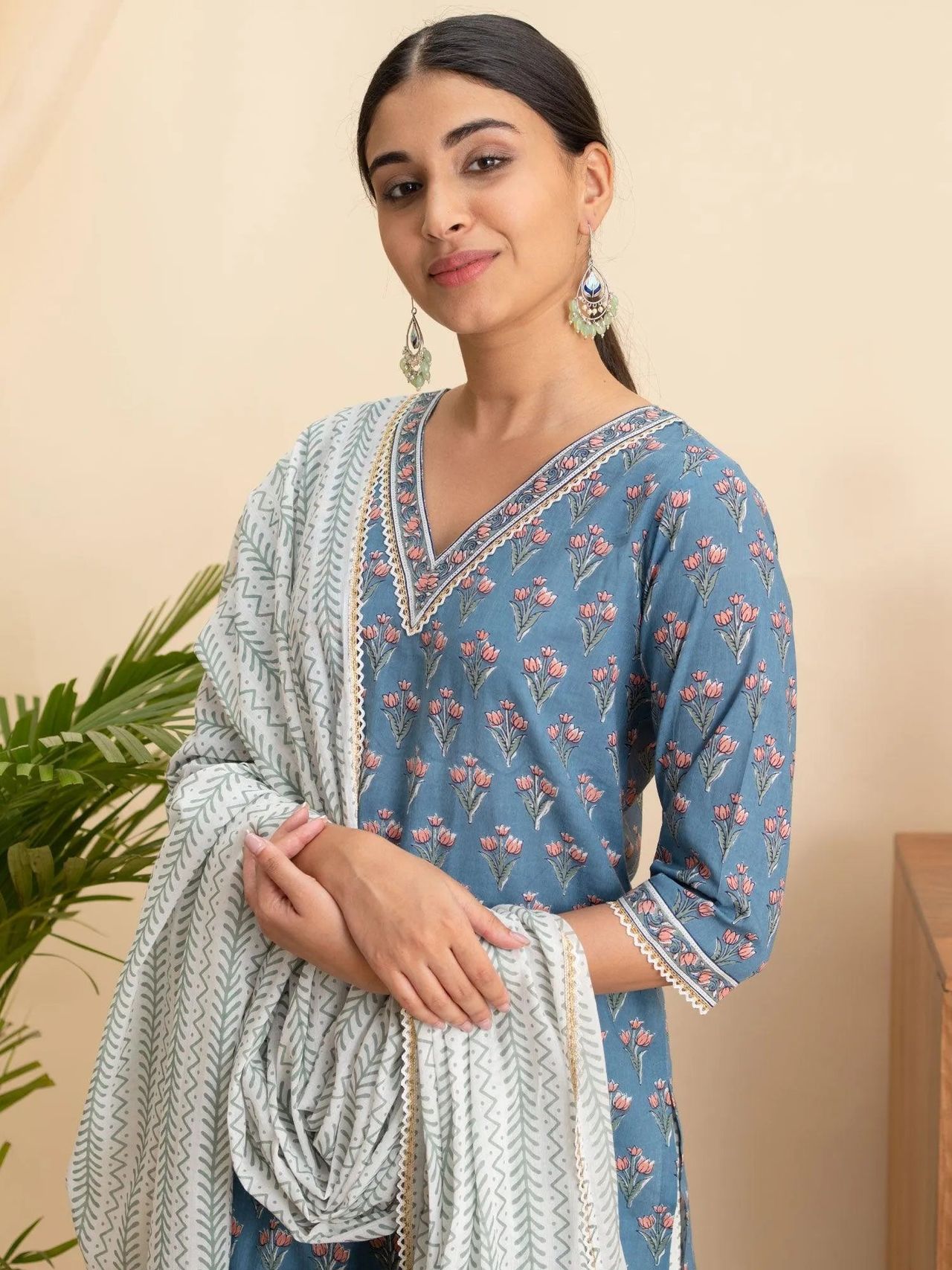 Libas Women Straight Kurta And Palazzo With Dupatta - 20128Om