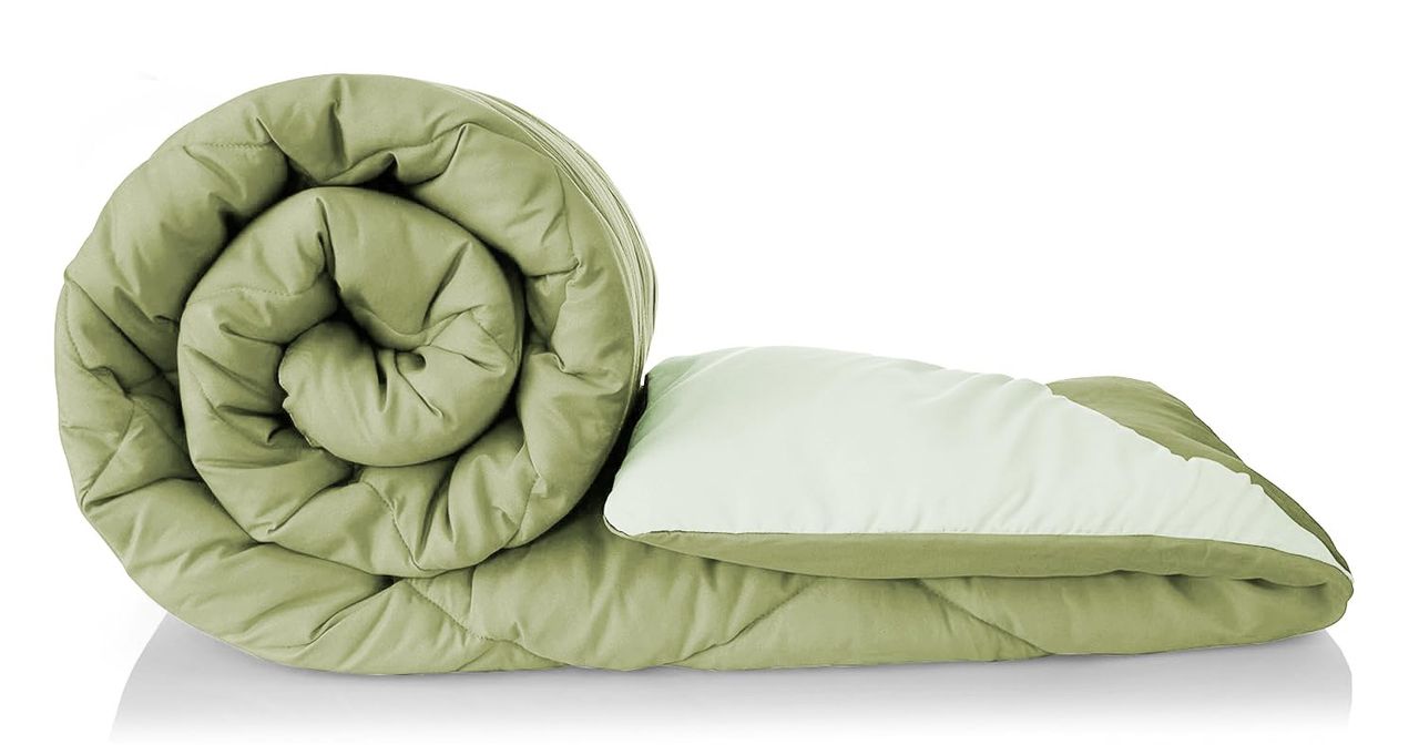 Status Solid Rvsl Comforter 215 Cm x 220 Cm - Green