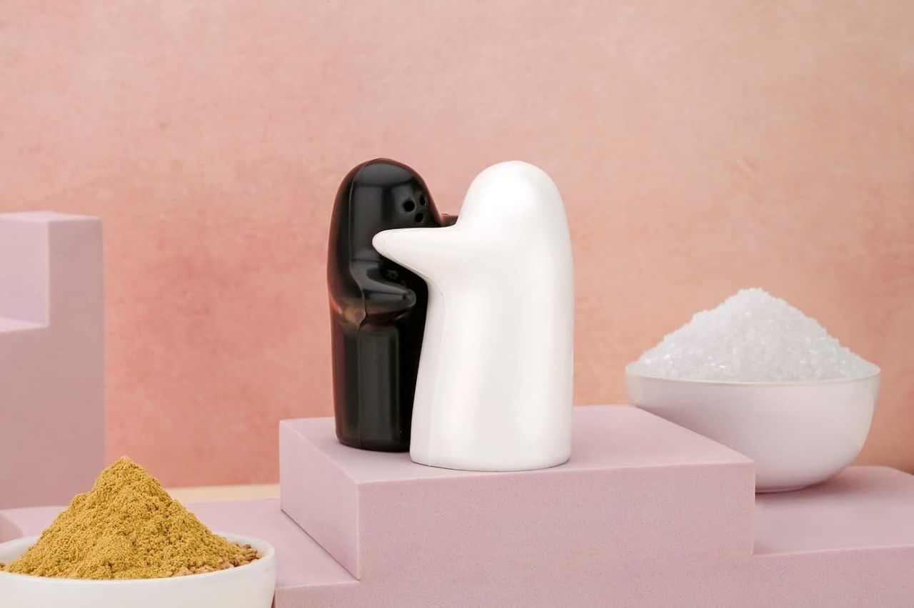 Clazkit Salt And Pepper Shakers Set (Set Of 2, 80 Ml) -Set (White, Black)