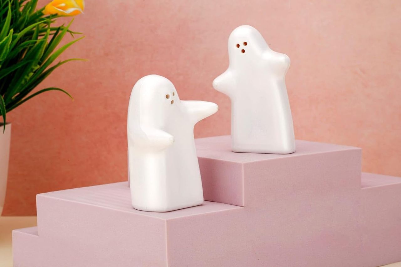 Clazkit Salt And Pepper Shakers Set (Set Of 2, 80 Ml) -Set (White, Black)