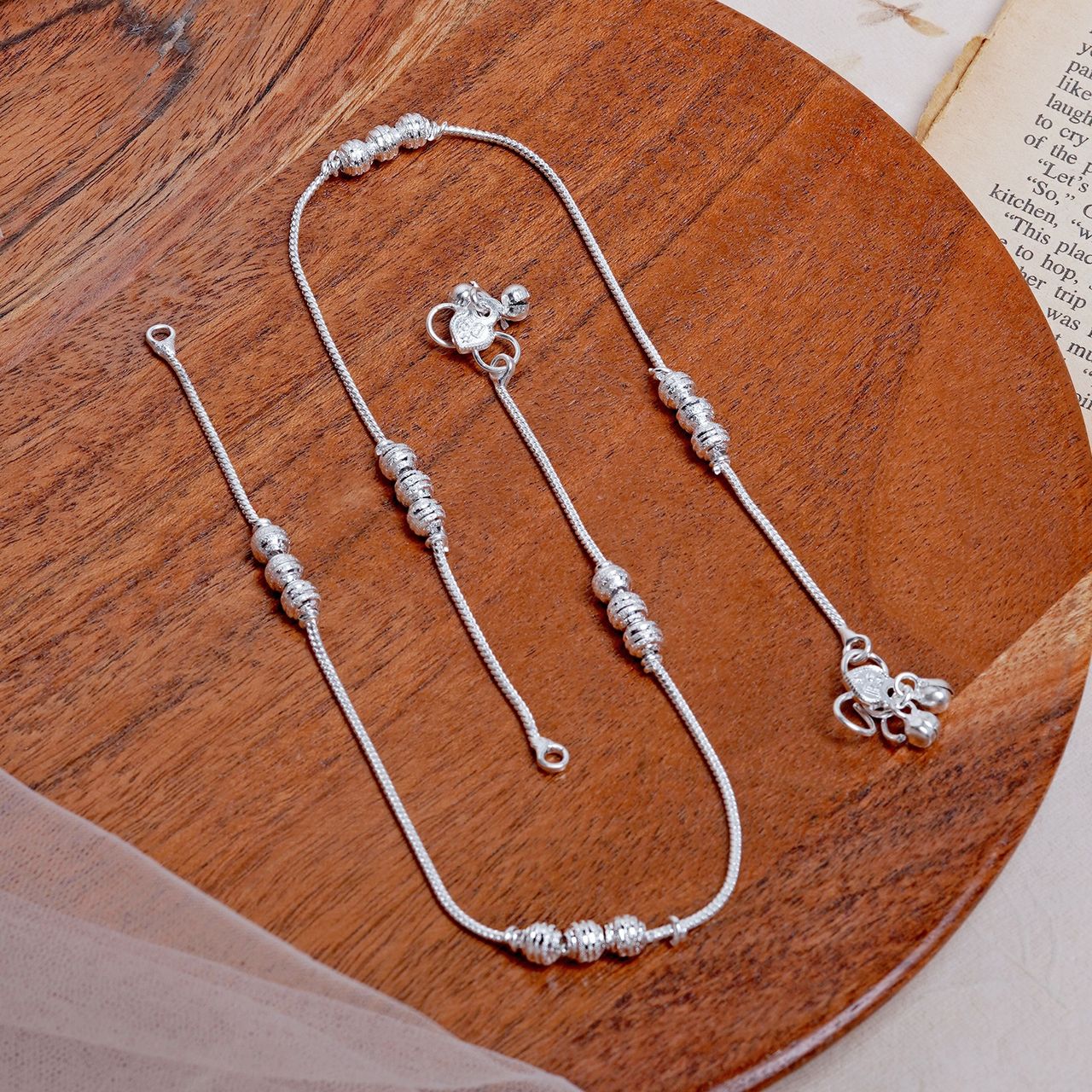Teejh Teejh Preet Pearl Anklets