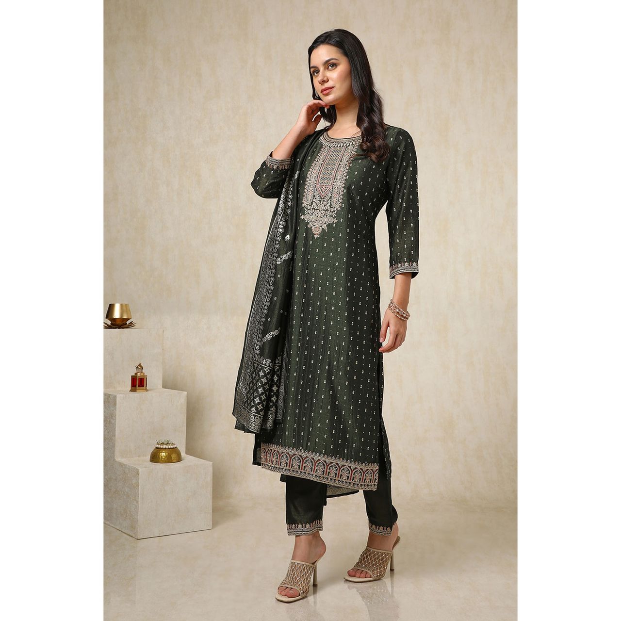 Soch Women's Olive Foil Print Suit Set With Thread Work XL