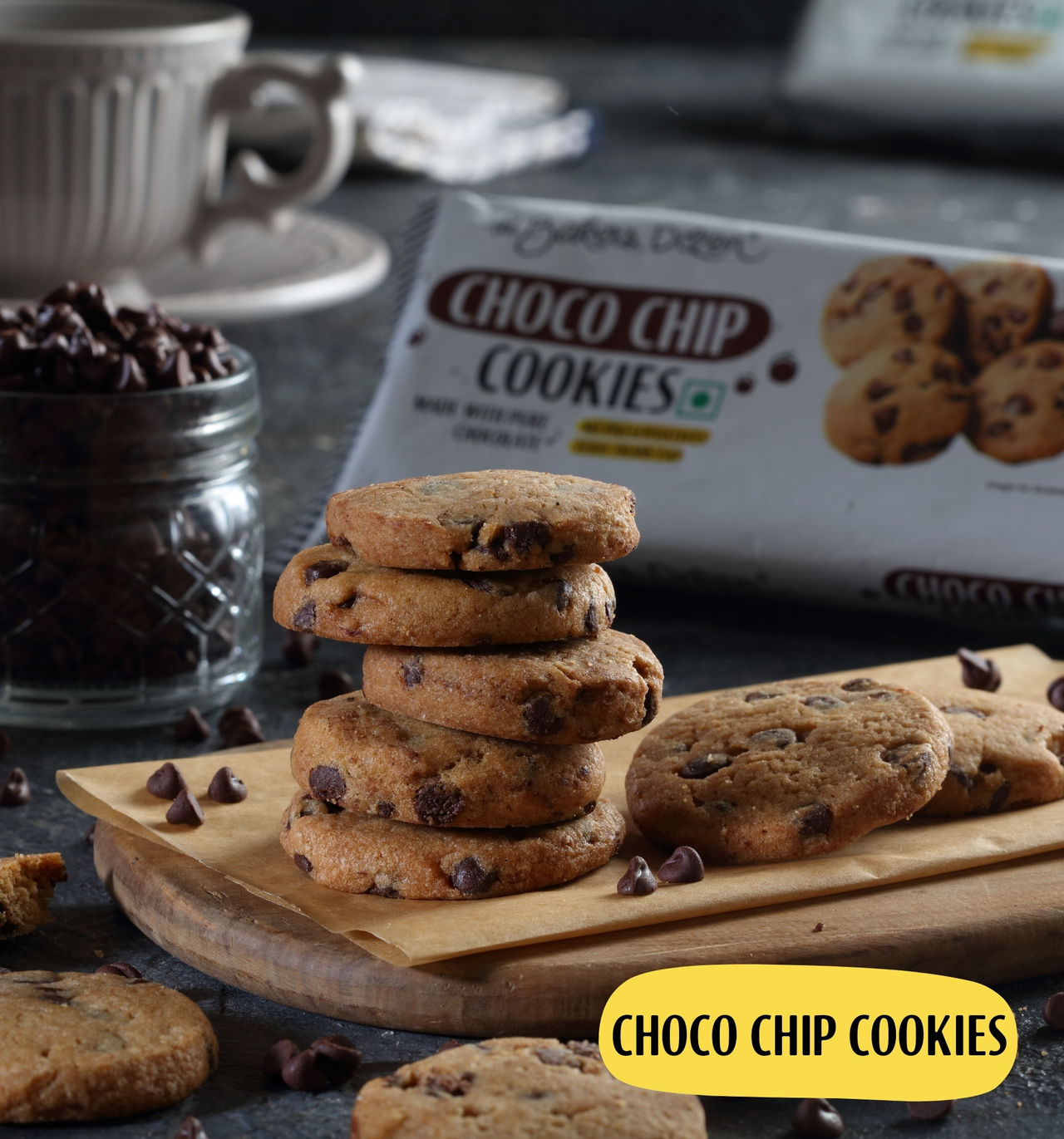 The Baker'S Dozen Banana Bread 100% Wholewheat (150g) & The Baker'S Dozen Chocochip Cookies With 19% Chocochips (1pc) Combo