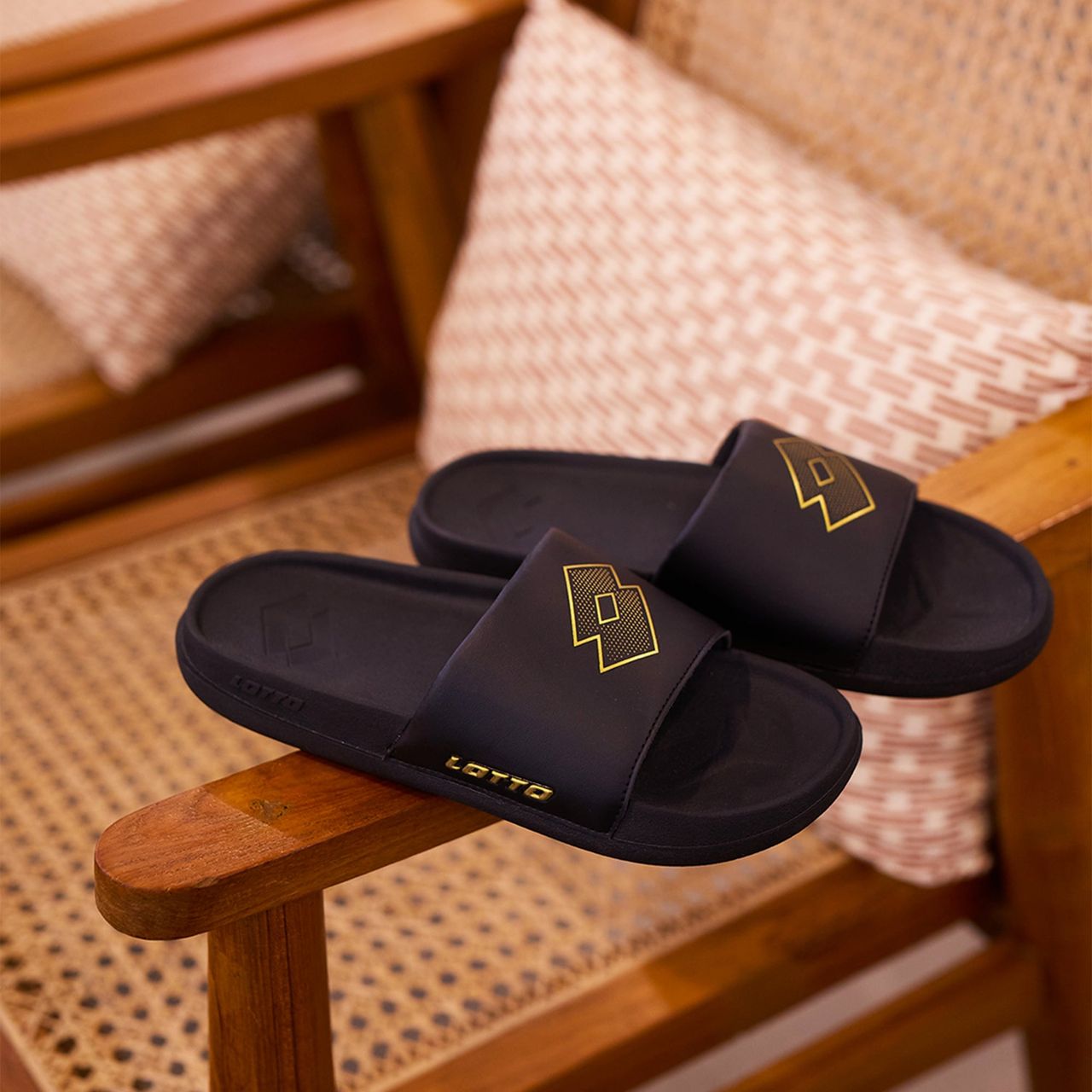 Lotto Women's Sliders Enduro Plus | Black and Gold Metallic - UK 4