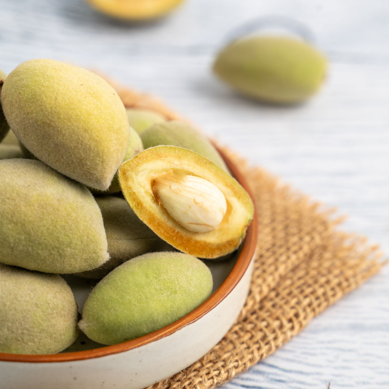 Almond Green 