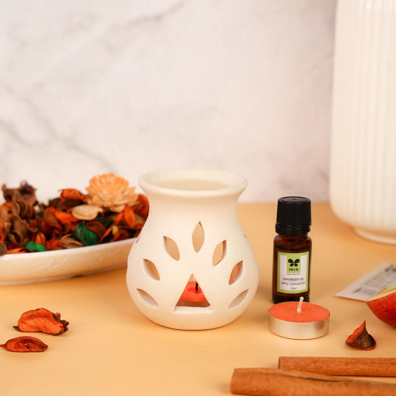 IRIS Apple Cinnamon Vaporiser Fragrance Giftset With Potpourri And Oil