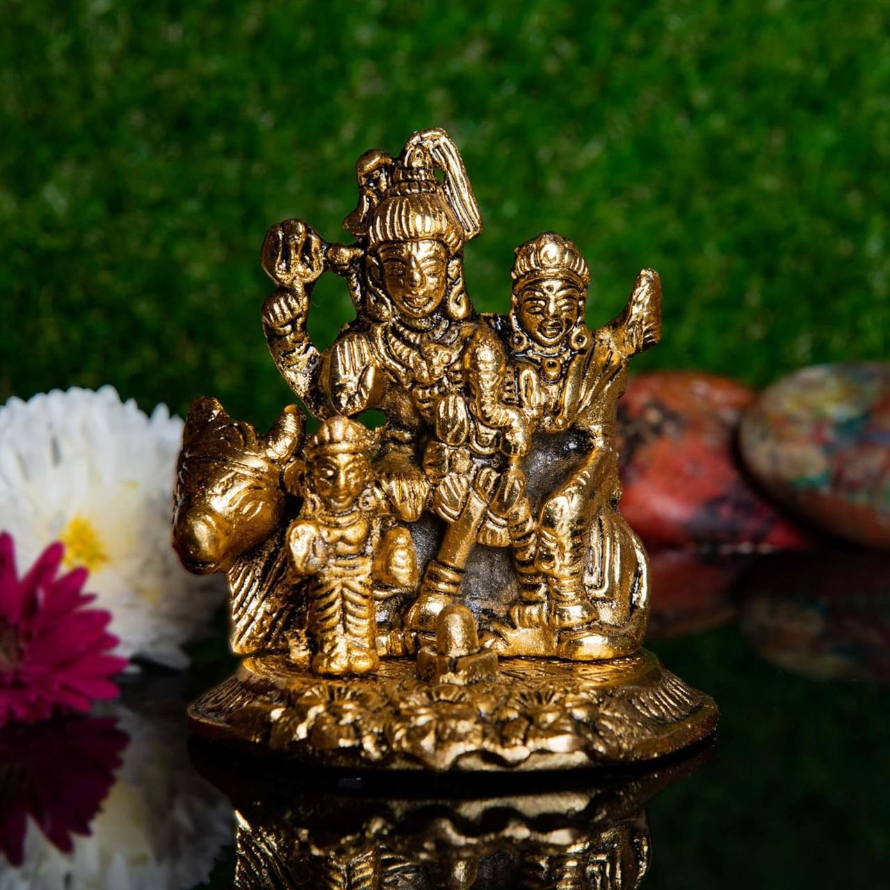 Devnidhii Shiv Parivar Small in Gold Polish