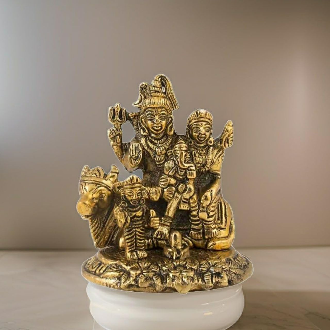Devnidhii Shiv Parivar Small in Gold Polish