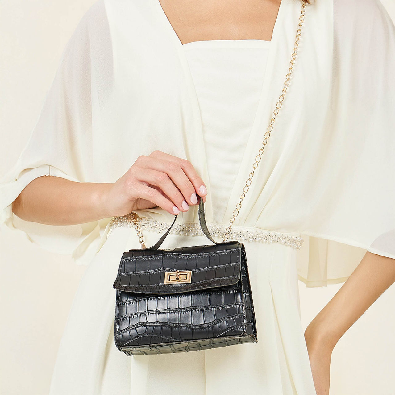 Styli Women's Textured Chain Handbag | Black - Free Size