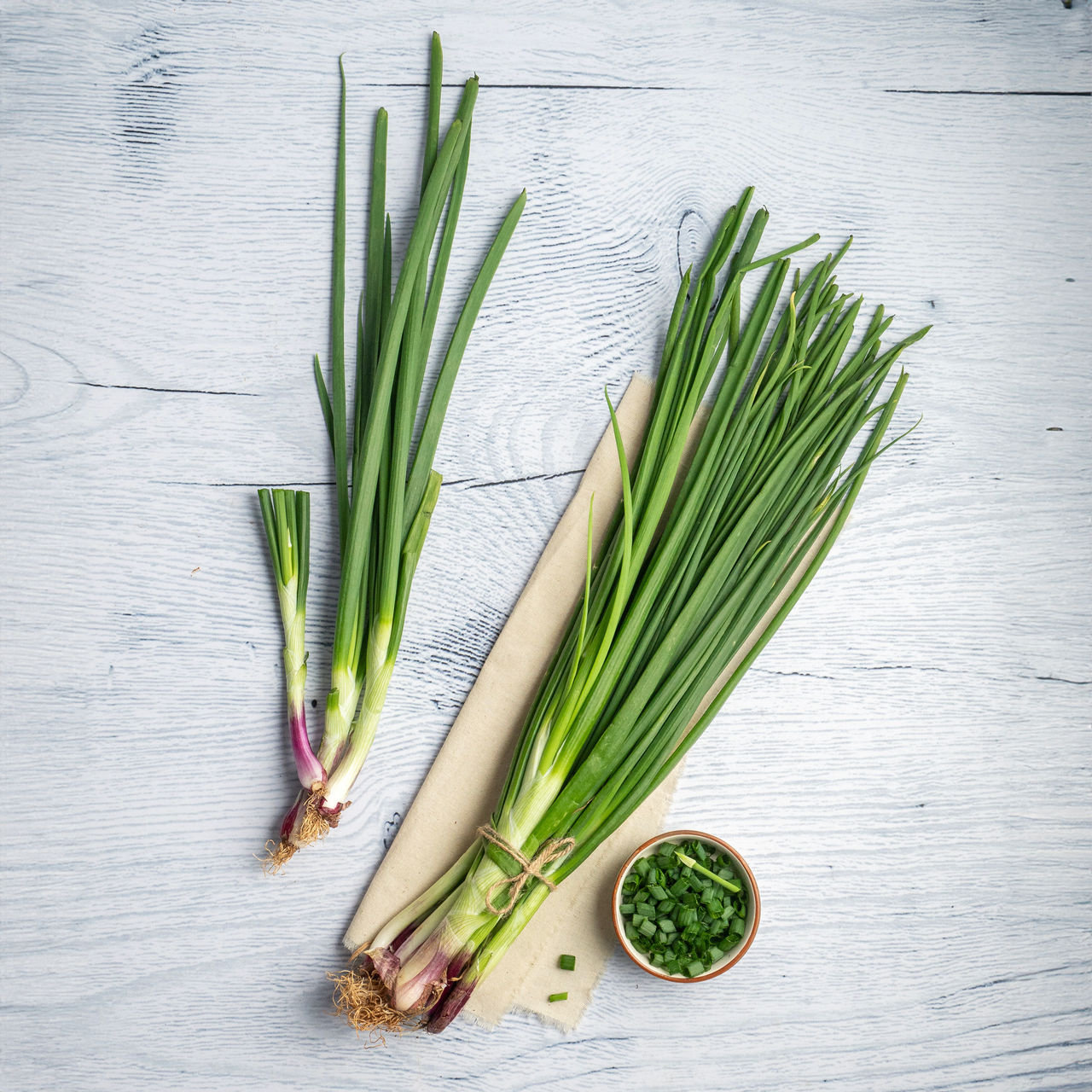 Spring Onion(250gms), Cabbage(1pc) & Capsicum Green(500gms) Carrot Local(500gms) Combo