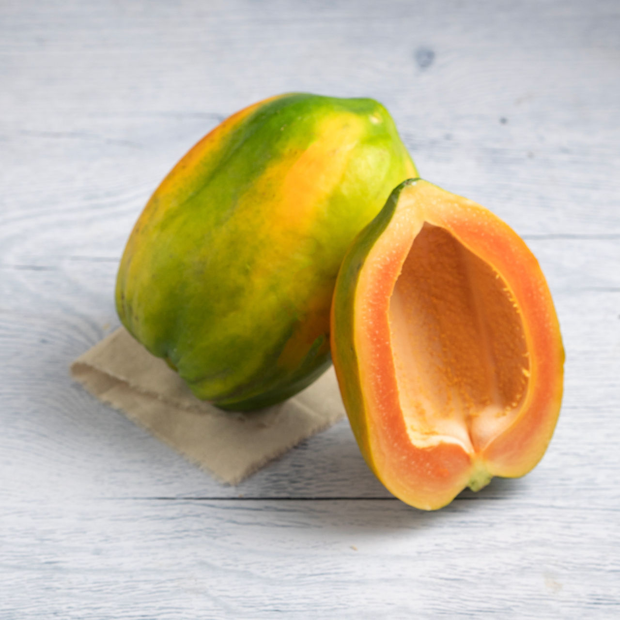 Papaya (Papita)/Poppadi Pandu/Boppas pandu