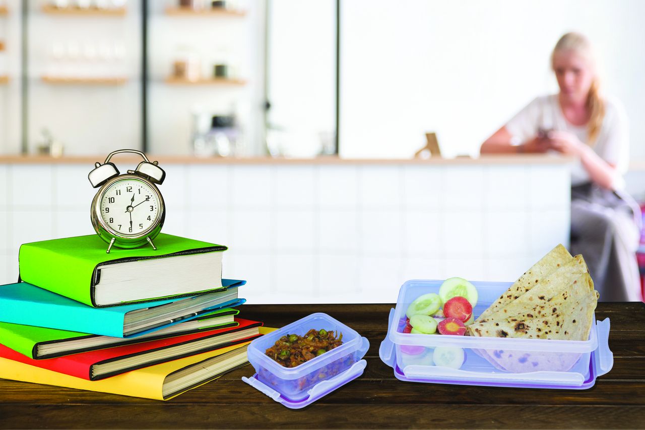 Princeware Champ Lunch Box Set of 2 Pieces 160 ml+890 ml| 205 x 133 x 54 Mm