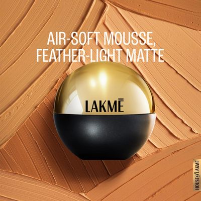 Lakme Xtraordin-airy Mattereal Mousse Foundation, Matte Finish,Has SPF8, 02 Rose Creme,