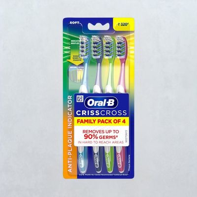 Oral-B Criss Cross of 4 Soft Toothbrushes