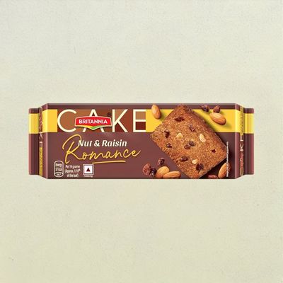 Britannia Romance Cake - Nuts & Raisin